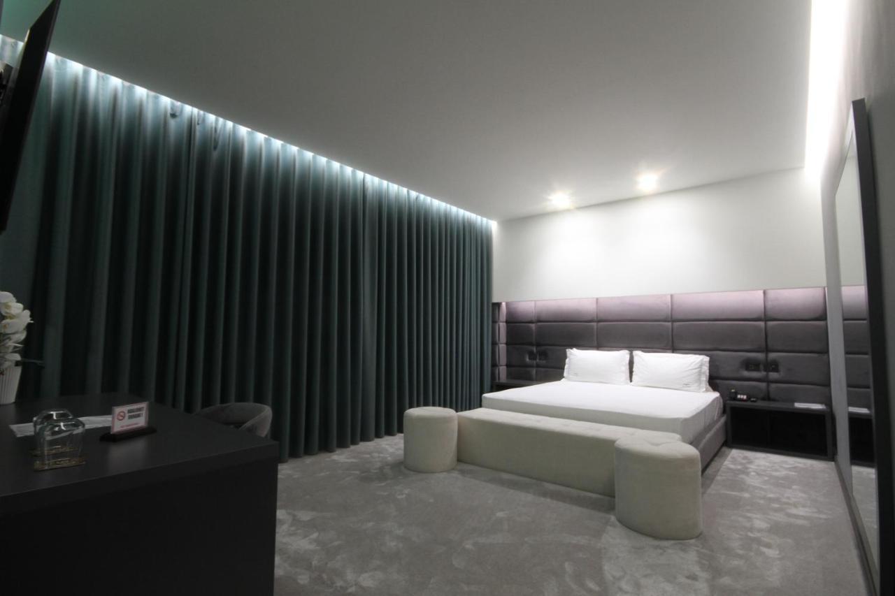 Albes Hotel Fier Kültér fotó