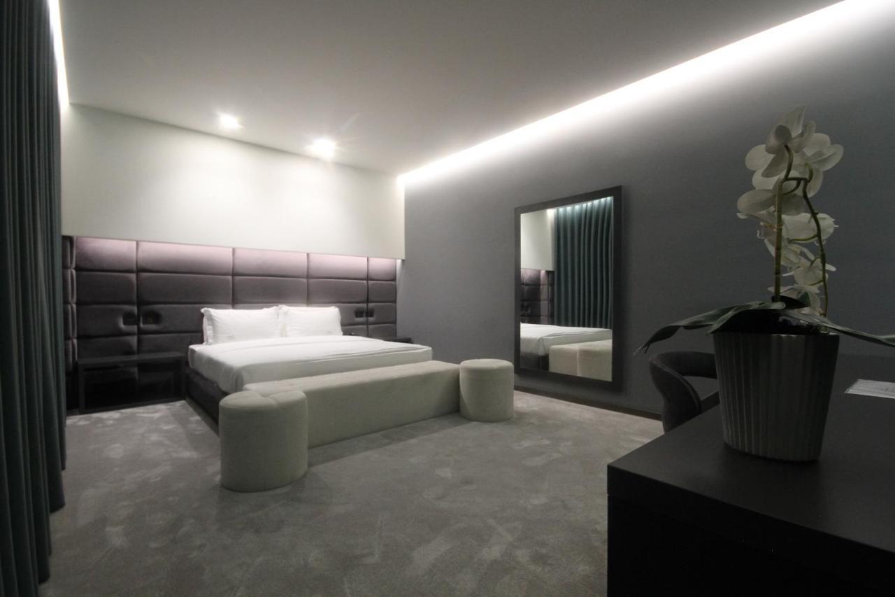 Albes Hotel Fier Kültér fotó