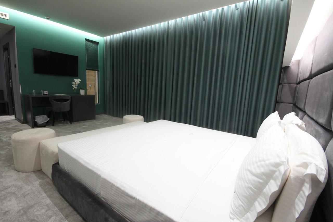 Albes Hotel Fier Kültér fotó