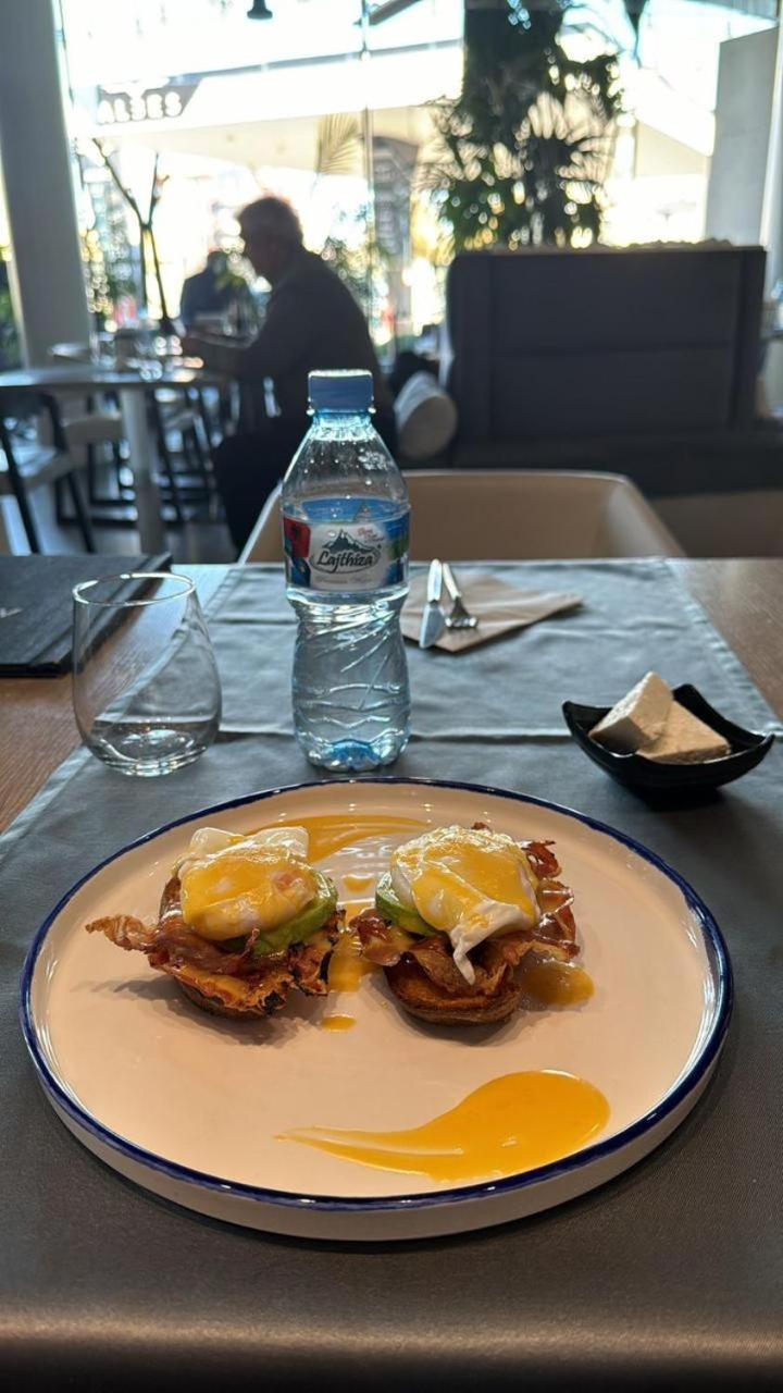 Albes Hotel Fier Kültér fotó