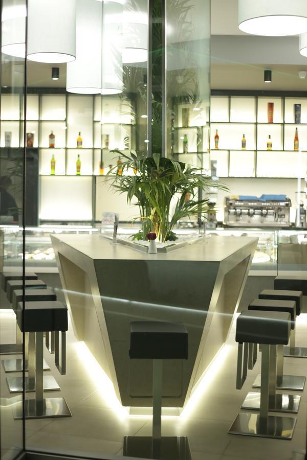 Albes Hotel Fier Kültér fotó