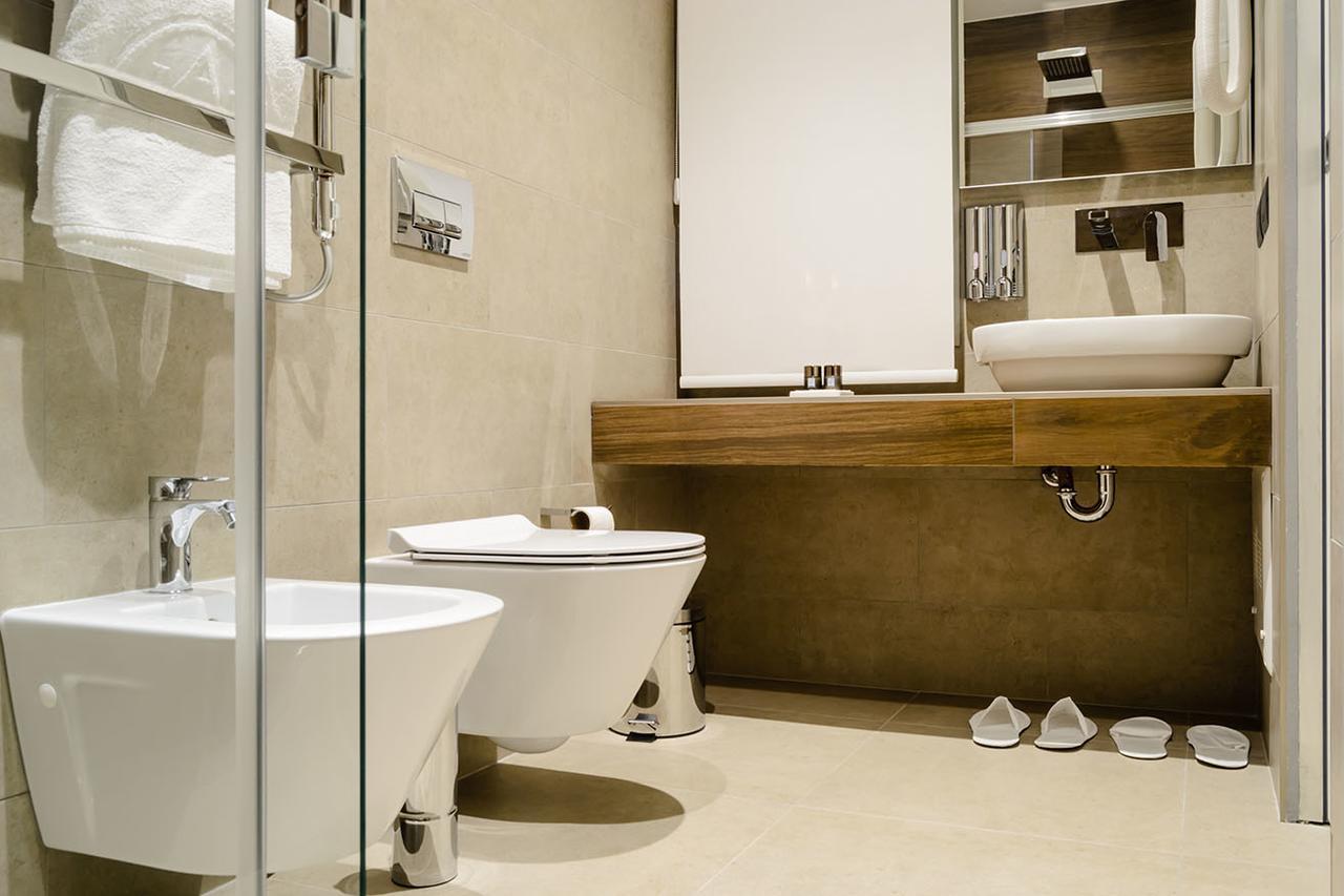 Albes Hotel Fier Kültér fotó