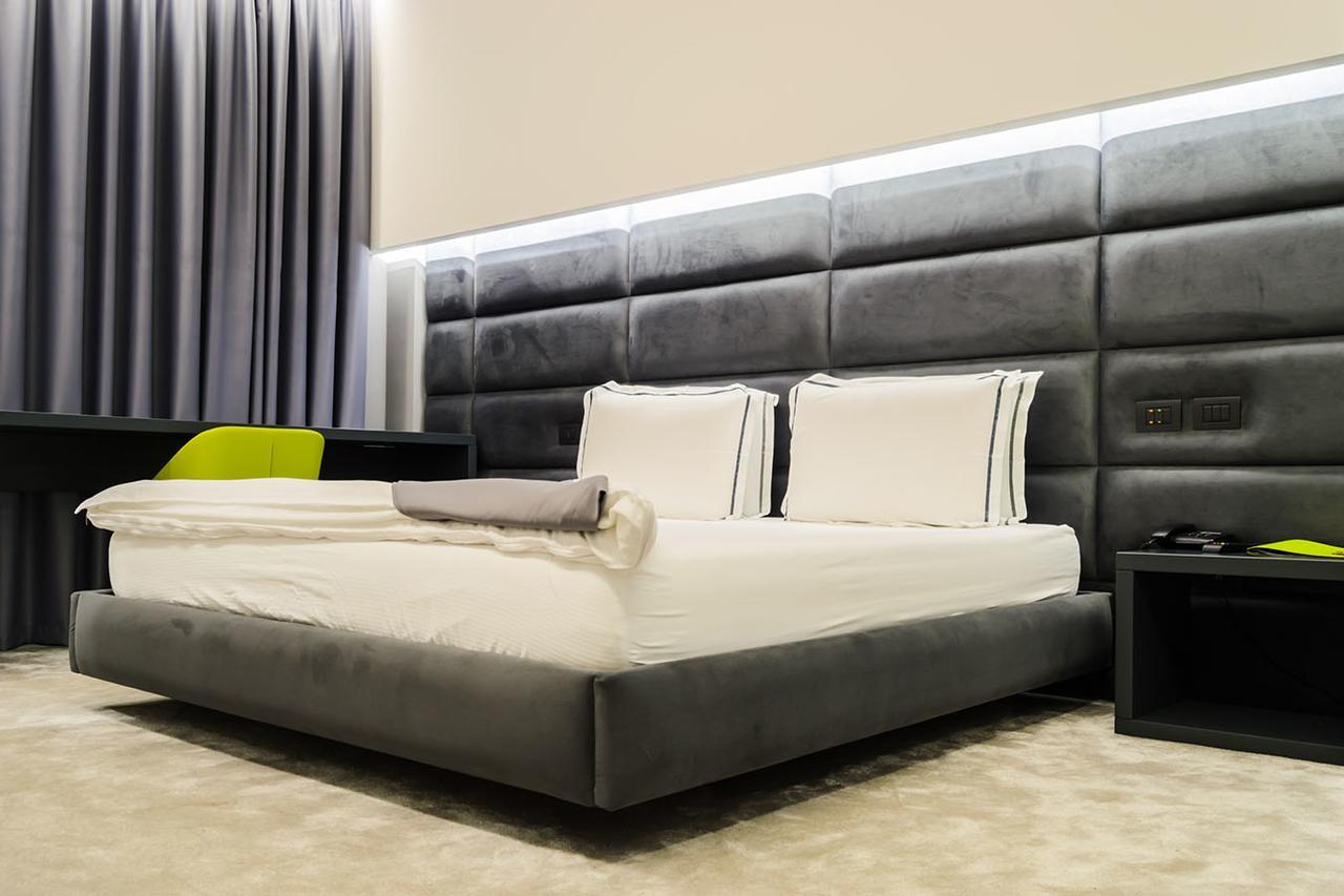 Albes Hotel Fier Kültér fotó