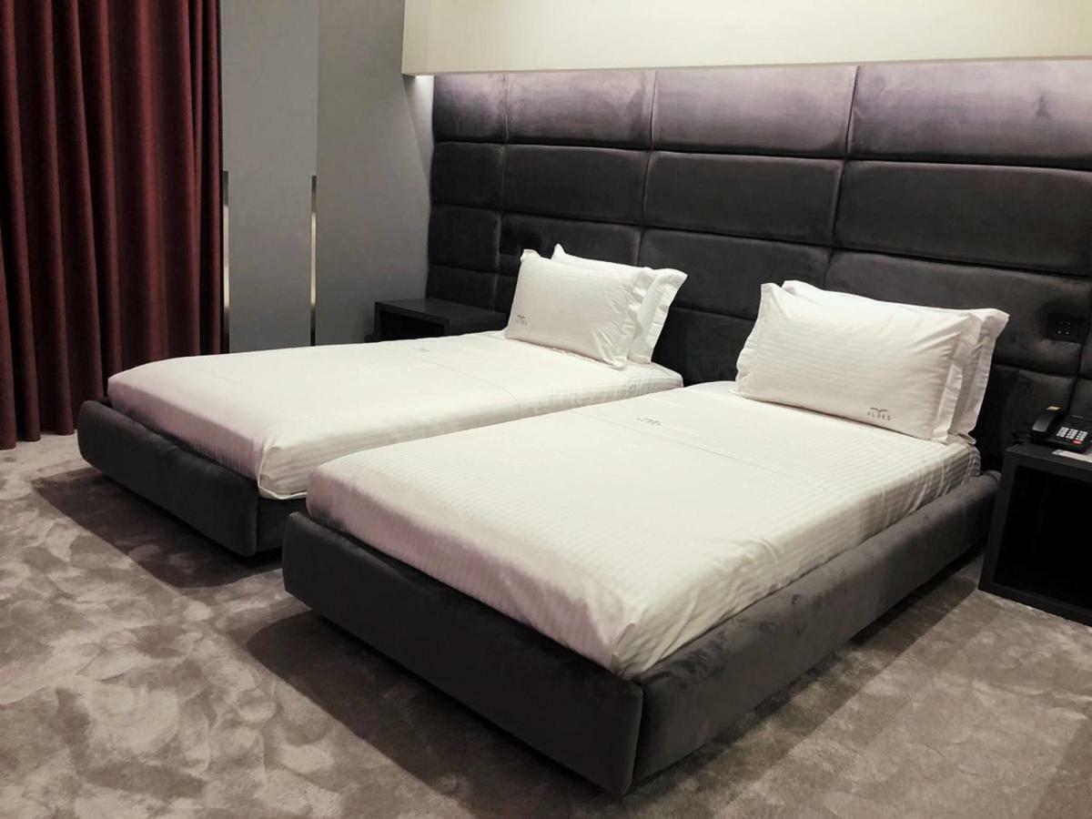 Albes Hotel Fier Kültér fotó